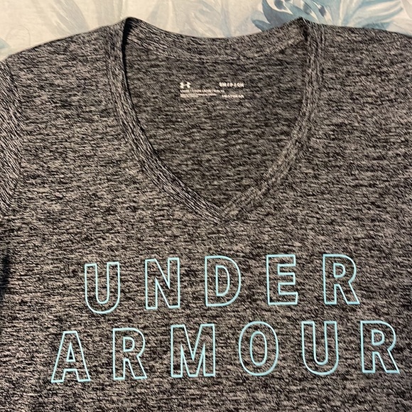 Women’s Under Armour shirt size small - Picture 2 of 9